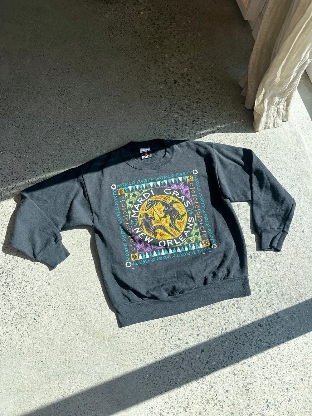 Vintage Large 1990s Mardi Gras New Orleans World Party Graphic Sweatshirt